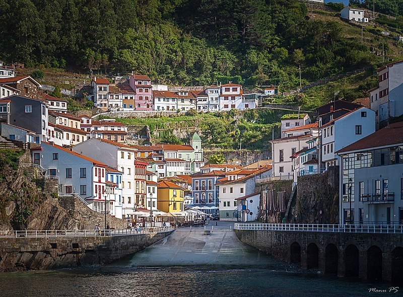 Cudillero photo